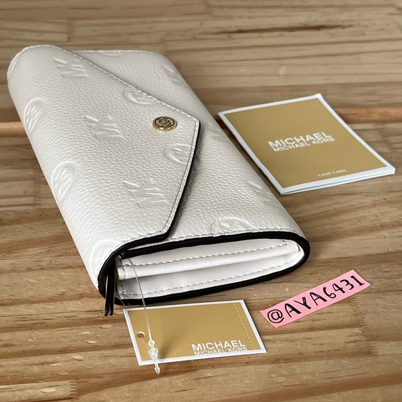 Michael Kors Wallet๐๐ - Picture 3 of 7